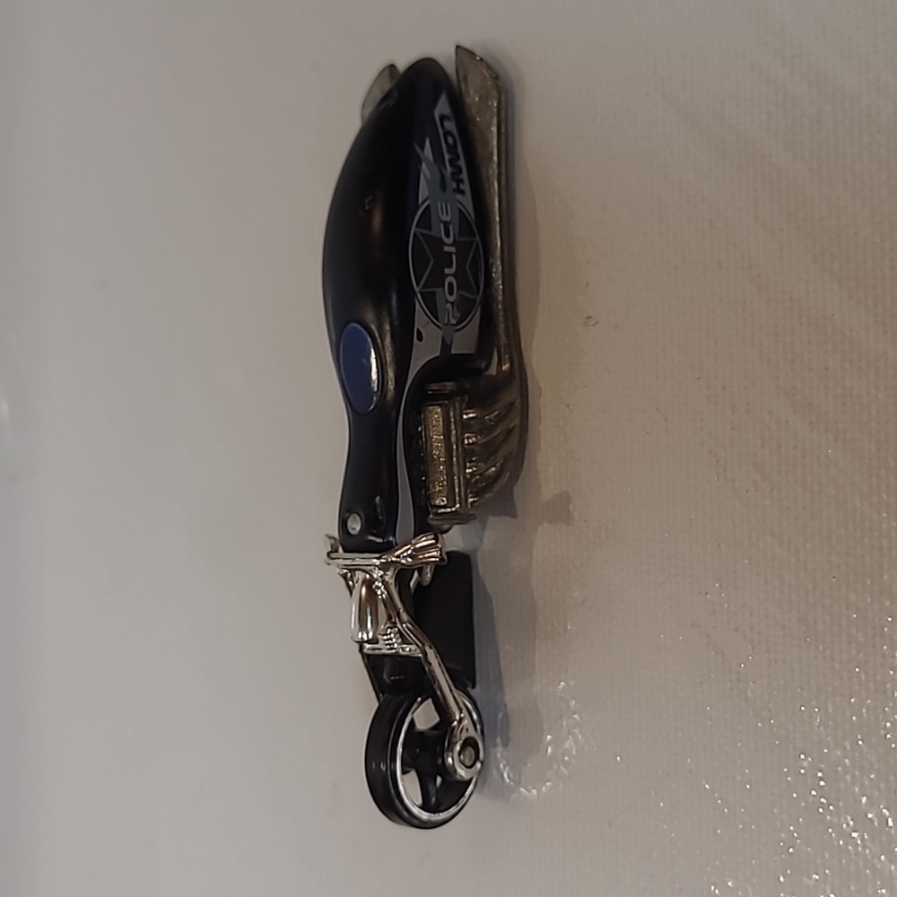 Vintage  hot wheels 3.4" police HWO7black motorcycle bike diecast  mattel  2003